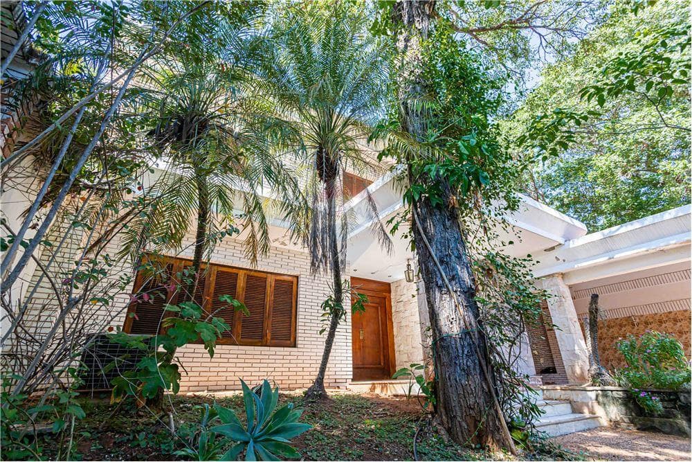 VENDO CASA A REFRACCIONAR EN BARRIO LOS LAURELES