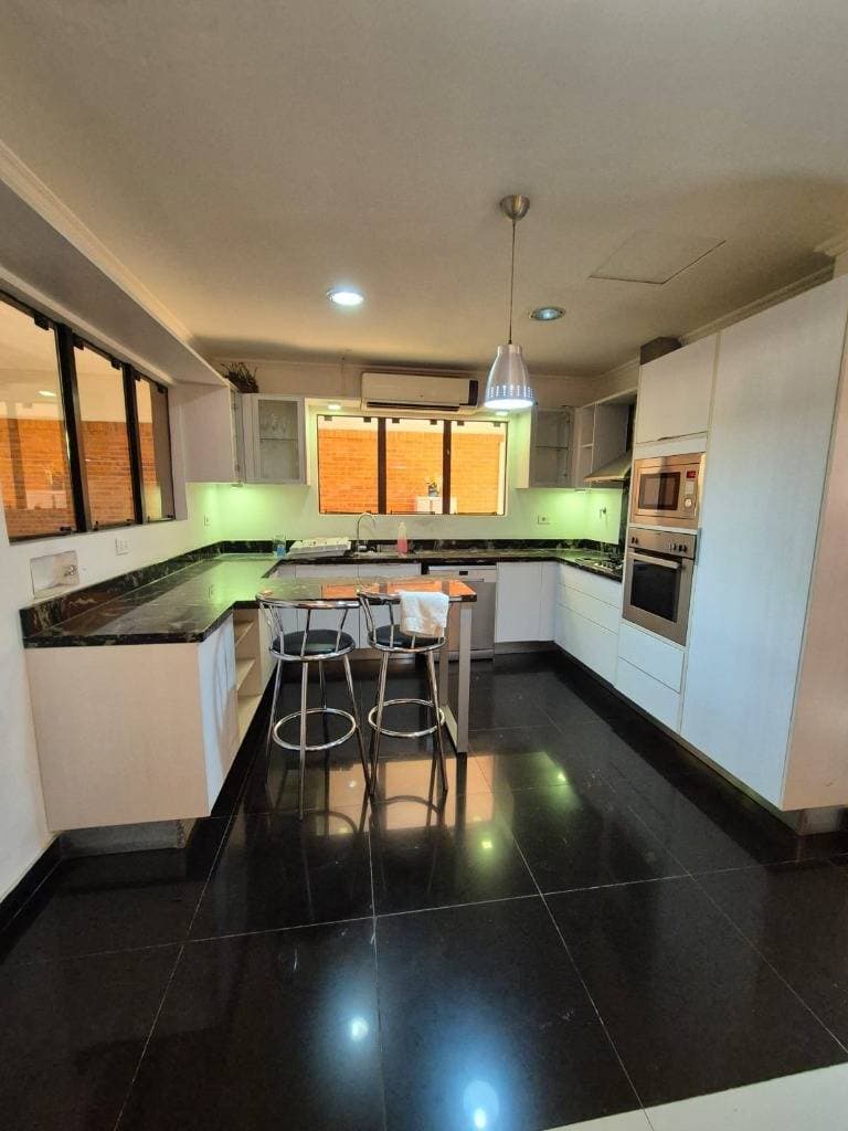 Casa en Alquiler en San Lorenzo – 3