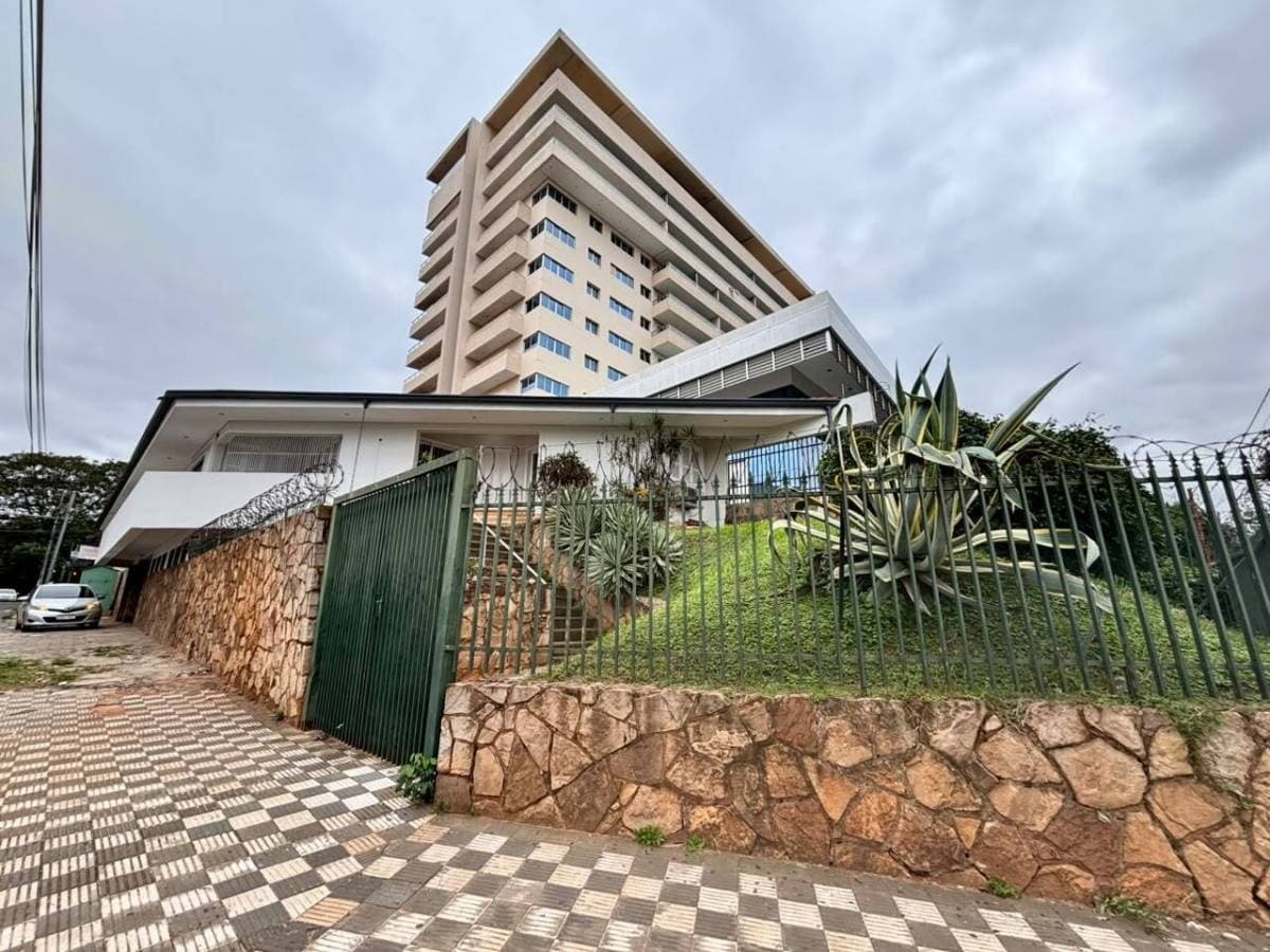 ALQUILO CASA COMERCIAL SOBRE MARISCAL LÓPEZ