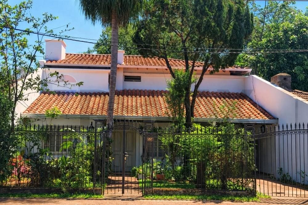 EN VENTA–AMPLIA RESIDENCIA-SAN CRISTÓBAL/RECOLETA