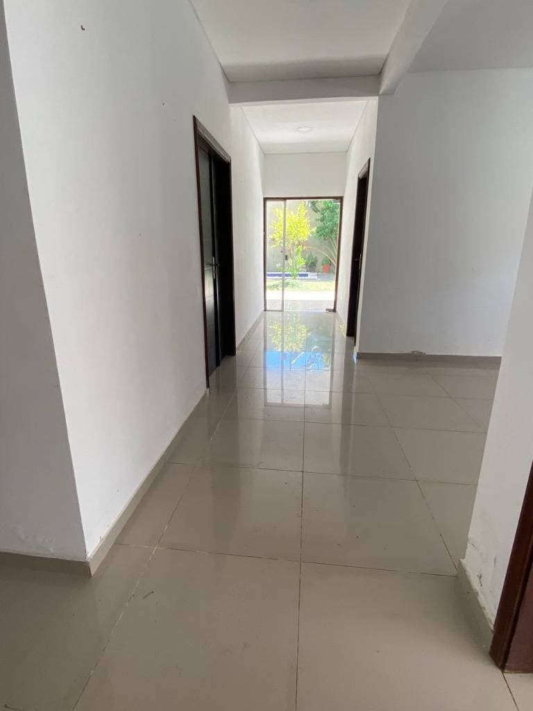 Alquilo casa para uso Comercial. Barrio Santa Maria – 2