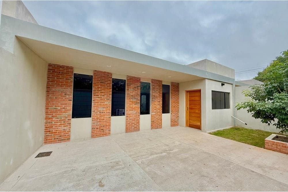 Hermoso chalet a estrenar en Laurelty - Luque