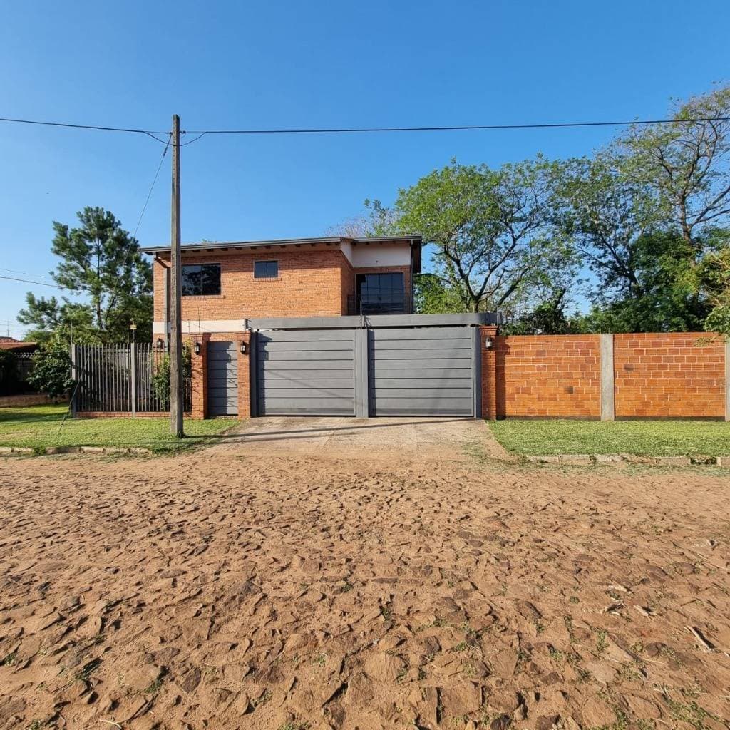 VENTA DE CASA EN LUQUE – 3