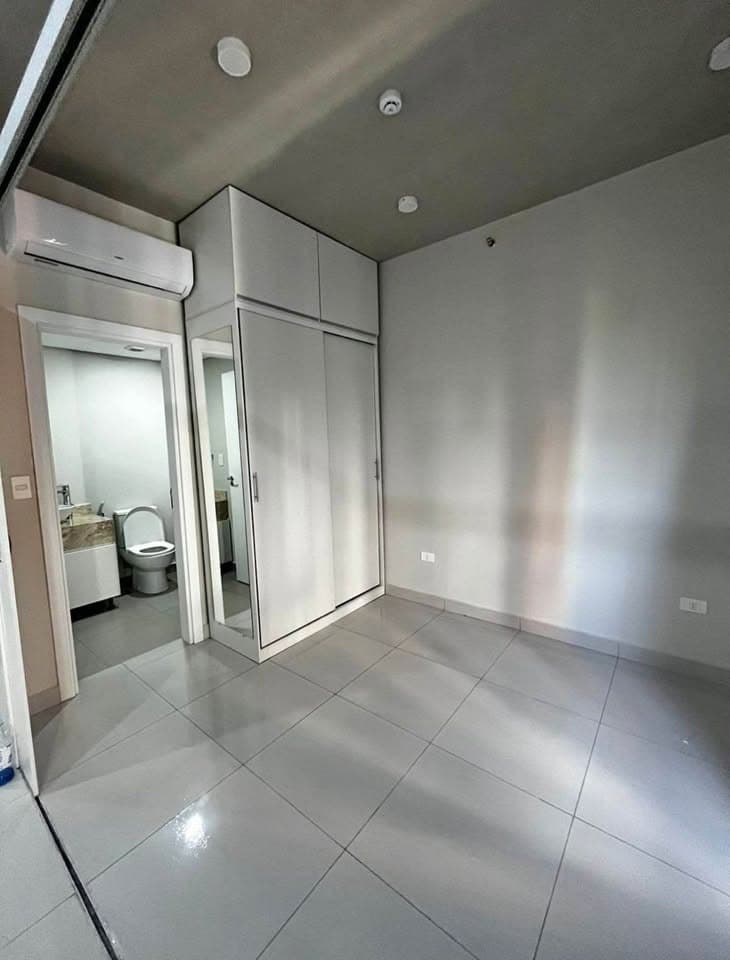 ALQUILER – MONOAMBIENTE EN EDIFICIO ZUBA 4 – 2