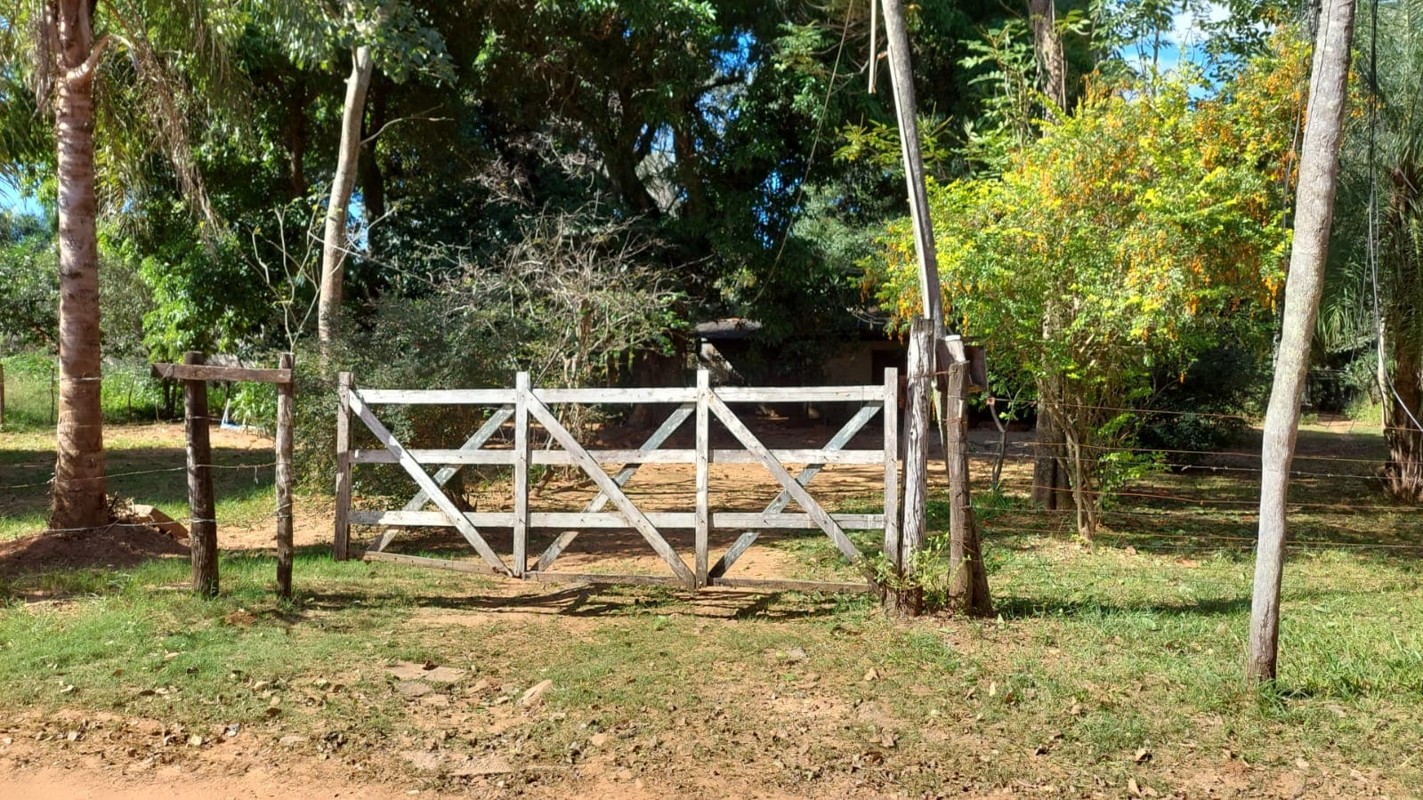 VENDO HERMOSO TERRENO EN LIMPIO Superficie: 1800 m2 60x30 – 2