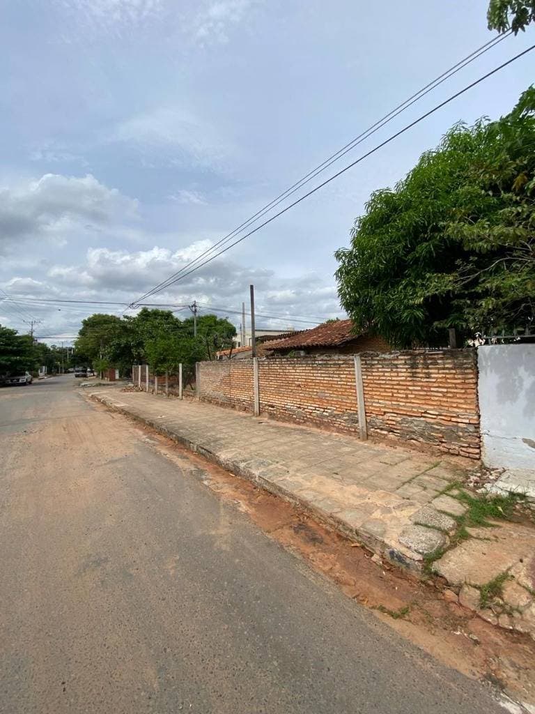 Vendo Terreno en el Barrio Salvador del Mundo – 2