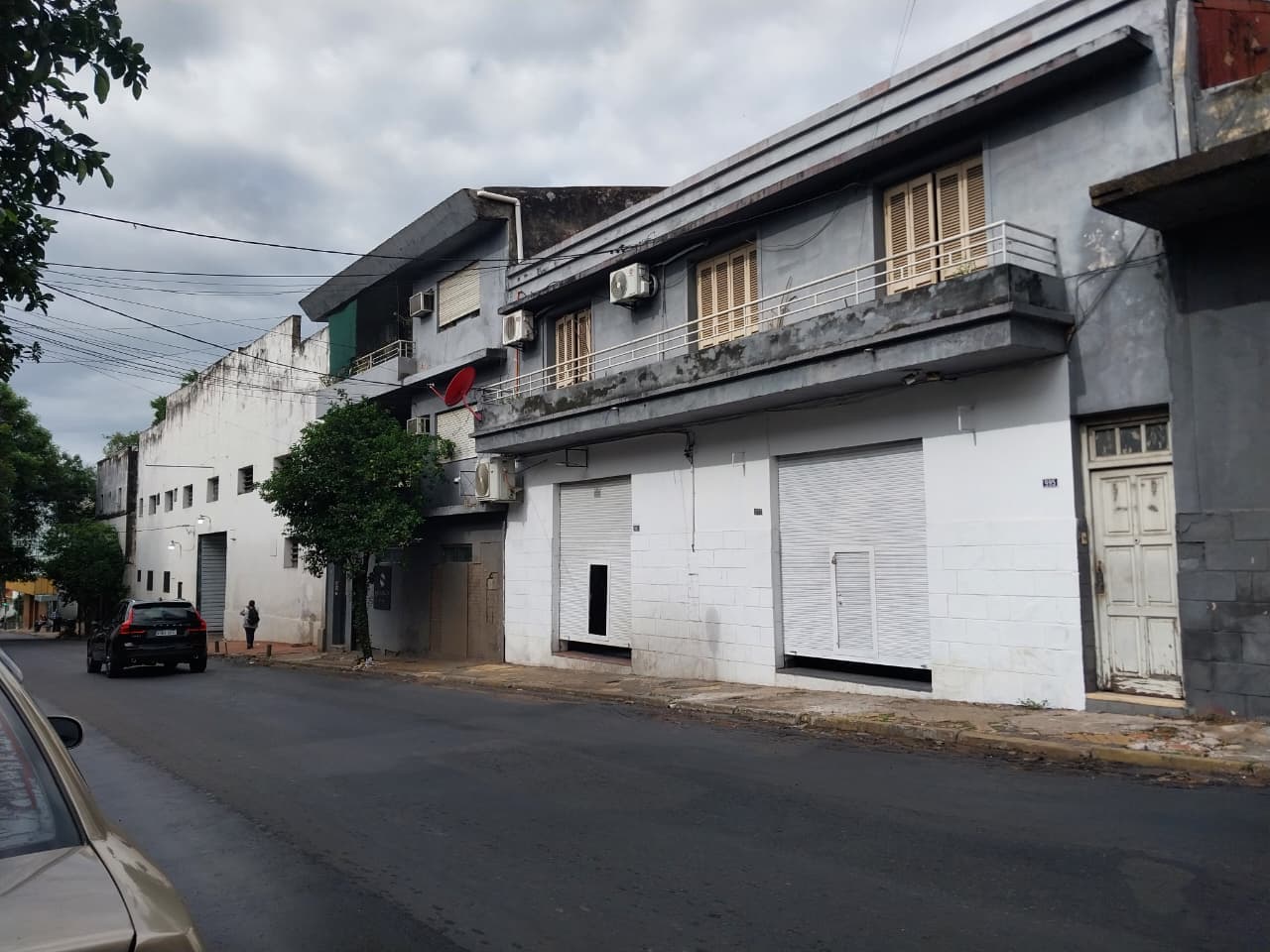 SALON COMERCIAL SOBRE MONTEVIDEO CASI MANDUVIRA – 2
