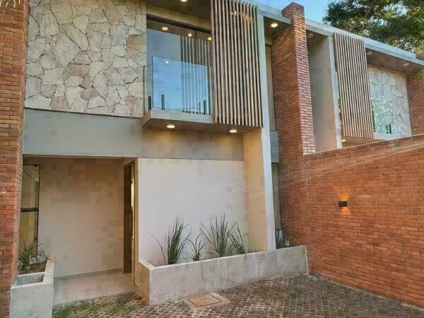 EN VENTA AMPLIO DÚPLEX A ESTRENAR EN LUQUE ZONA CONMEBOL – 2
