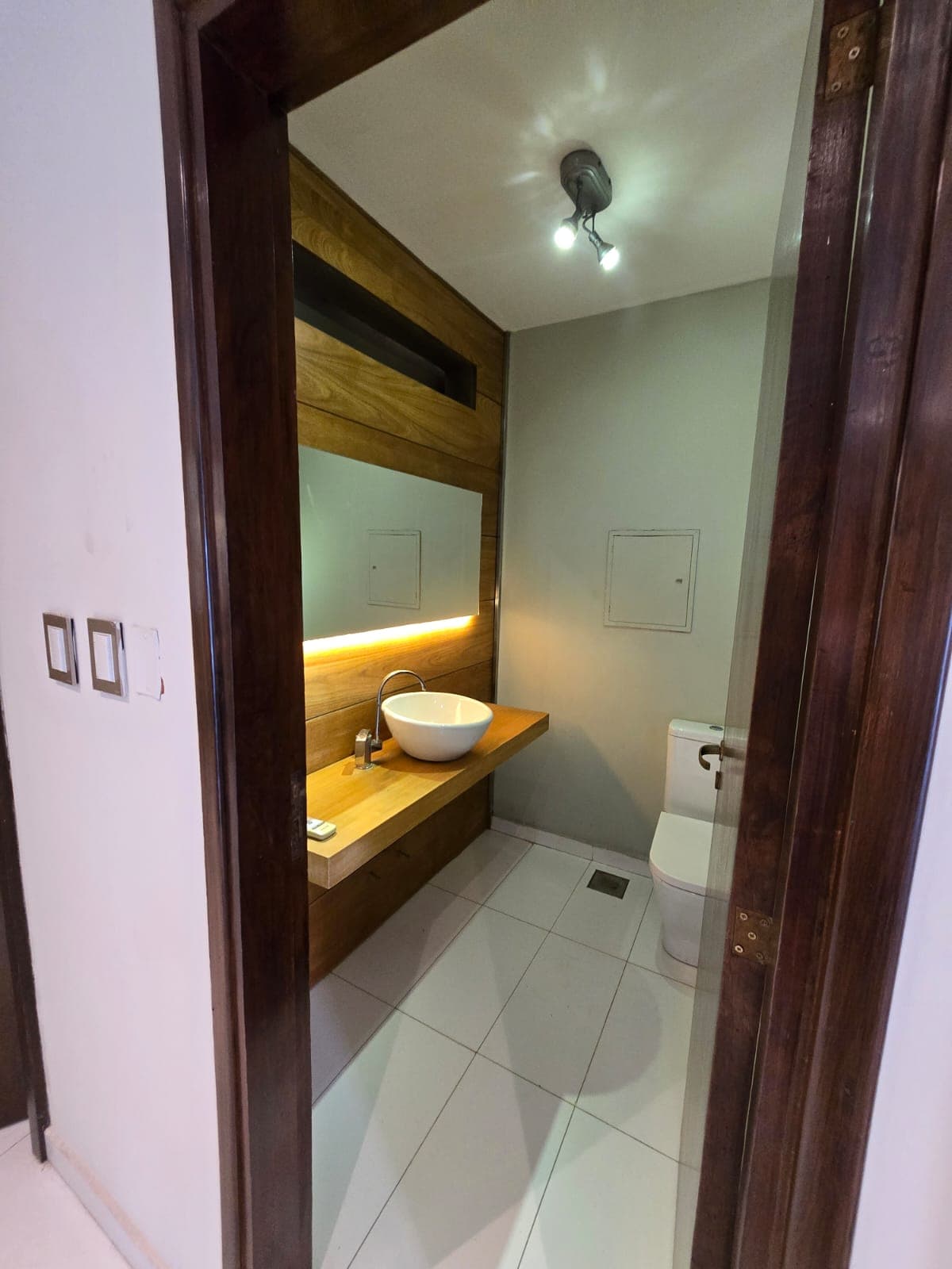 ALQUILO HERMOSA CASA AMOBLADA CON PISCINA EN BARRIO YCUA SATÍ – ZONA COL GOETHE – 2