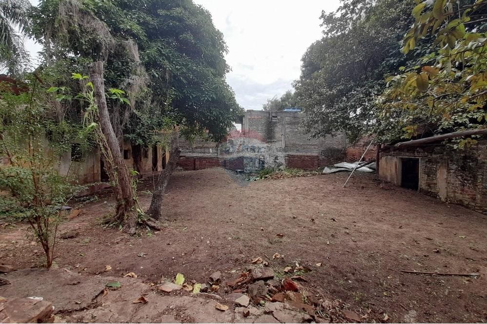 Amplio Terreno en venta. Bo. Dr. Francia Asunción