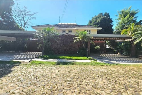 VENDO CASA LUJOSA EN LAMBARE – 2