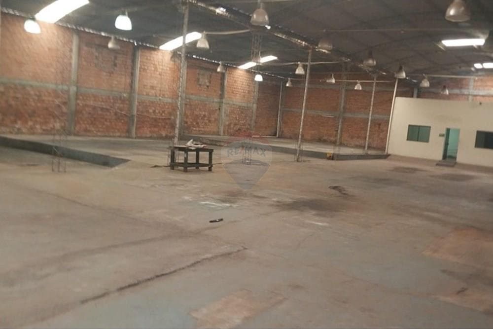 ALQUILER DEPÓSITO EN CAPIATÁ – 2
