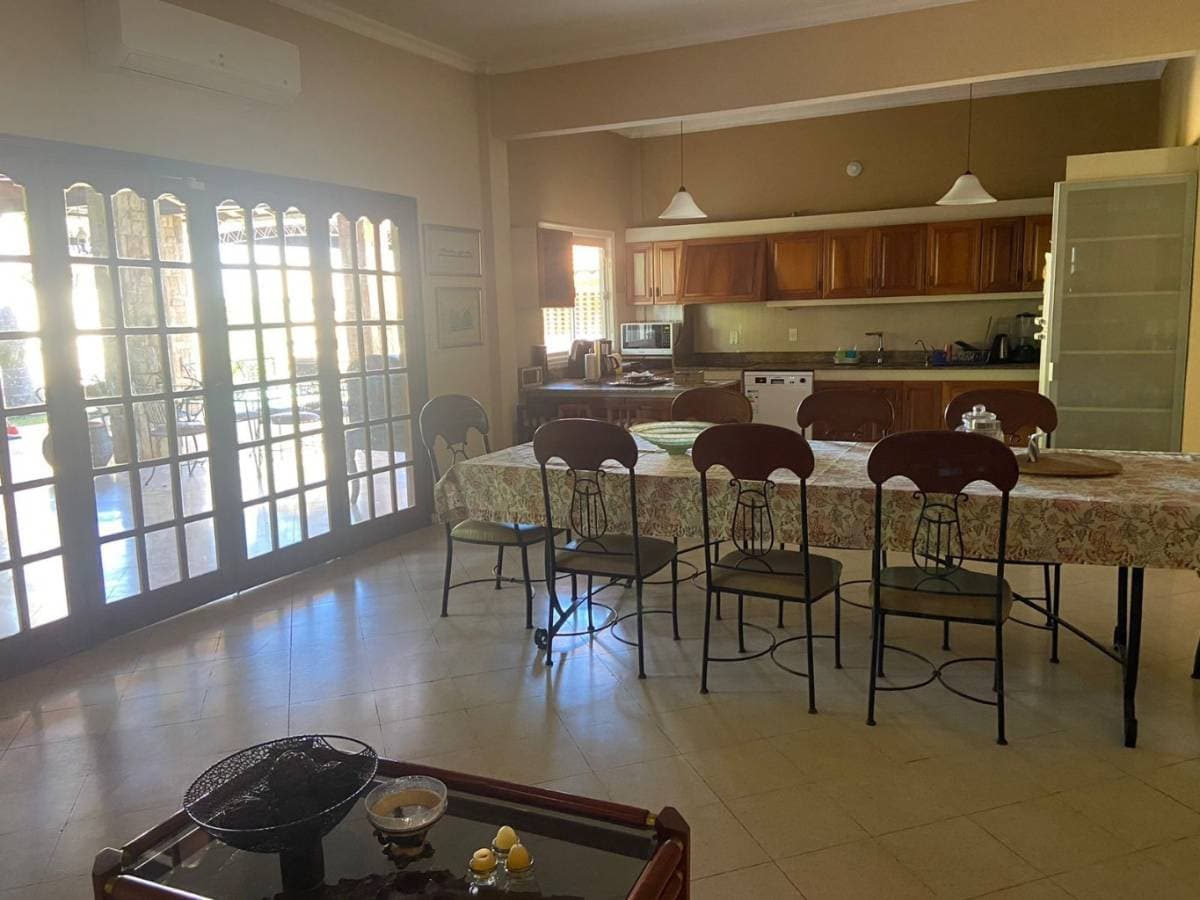 ALQUILO LUJOSA Y AMPLIA RESIDENCIA EN ITAUGUA – 3