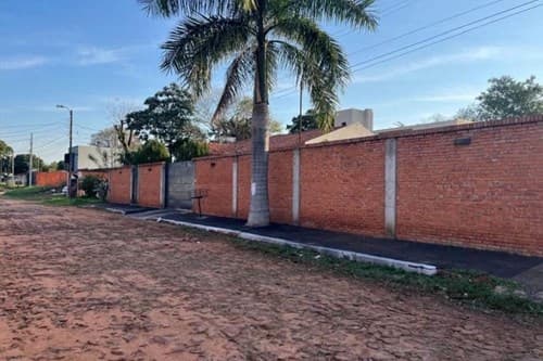 Terreno amurallado en San Lorenzo – 2