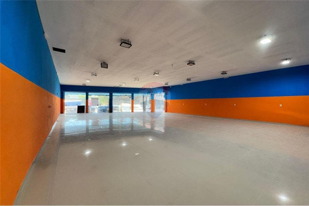 ALQUILO LOCAL COMERCIAL CON SHOWROOM EN BARRIO SAN PABLO. L.F!