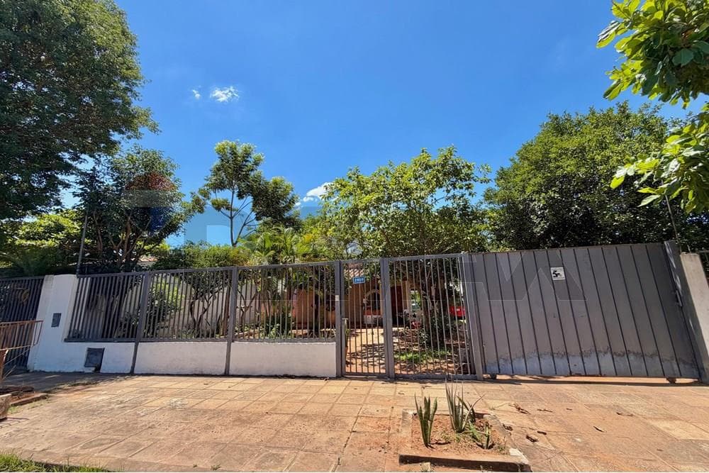 Casa de 3 hab. con excelente ubicación en Zona N. – 2