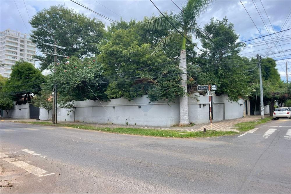 Oportunidad en Esq Bernardino Caballero casi Lillo