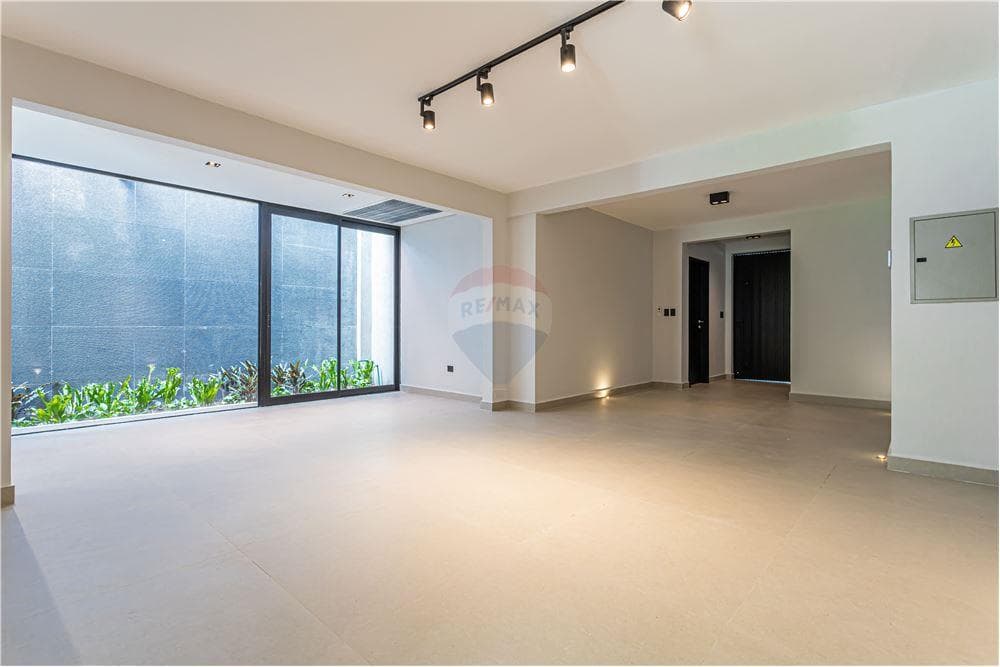 Residencia Premium en Mburucuya – 2