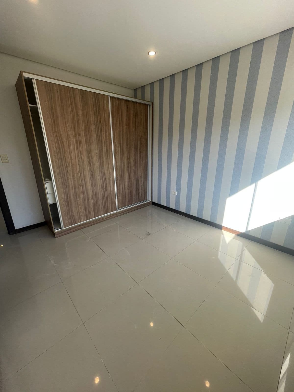 hermosisima y buen precio. casa en alquiler en Lambare – 3