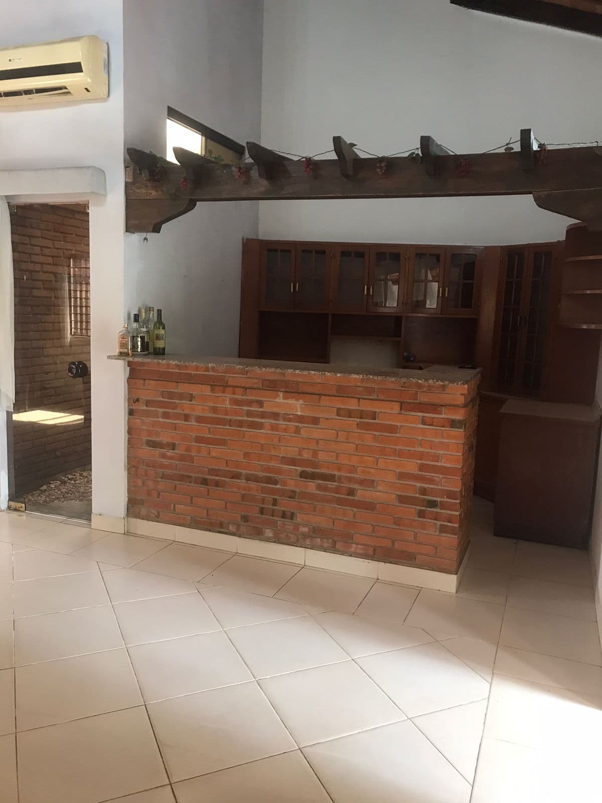 VENDO HERMOSA CASA EN LUQUE ZONA CONMEBOL. Cod 059