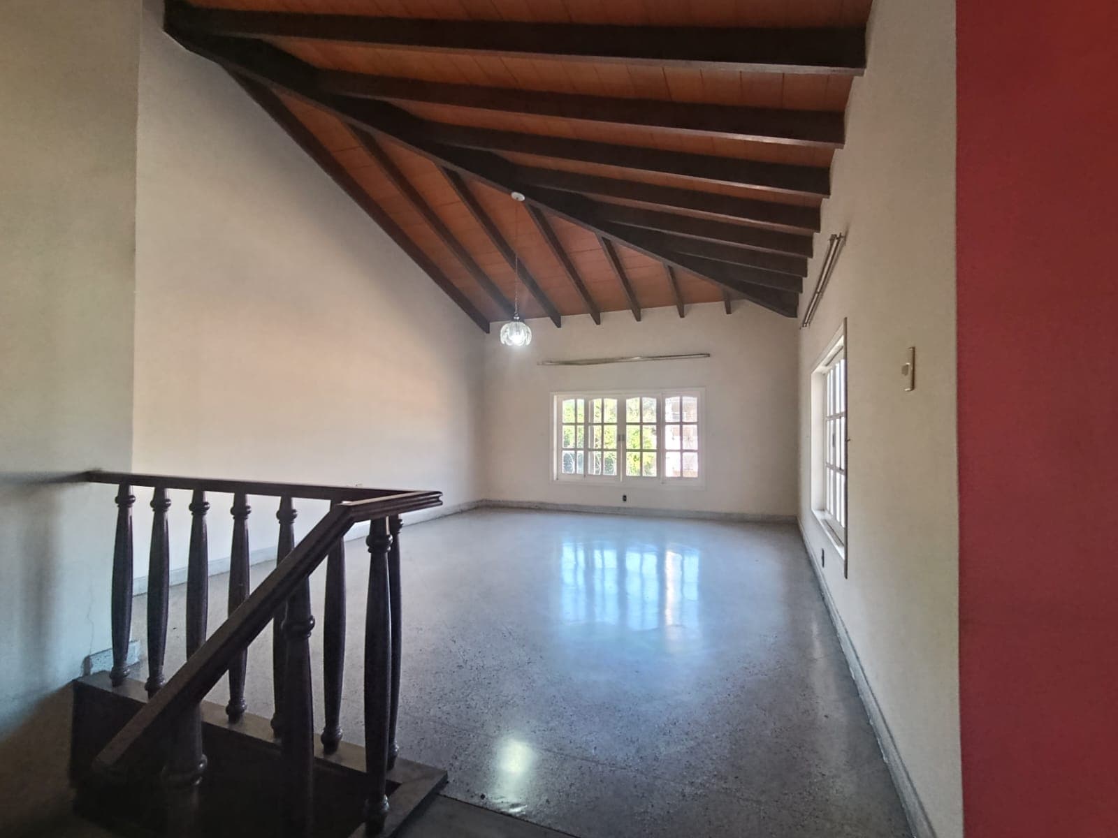 CASA EN BARRIO OBRERO - ALQUILER – 2