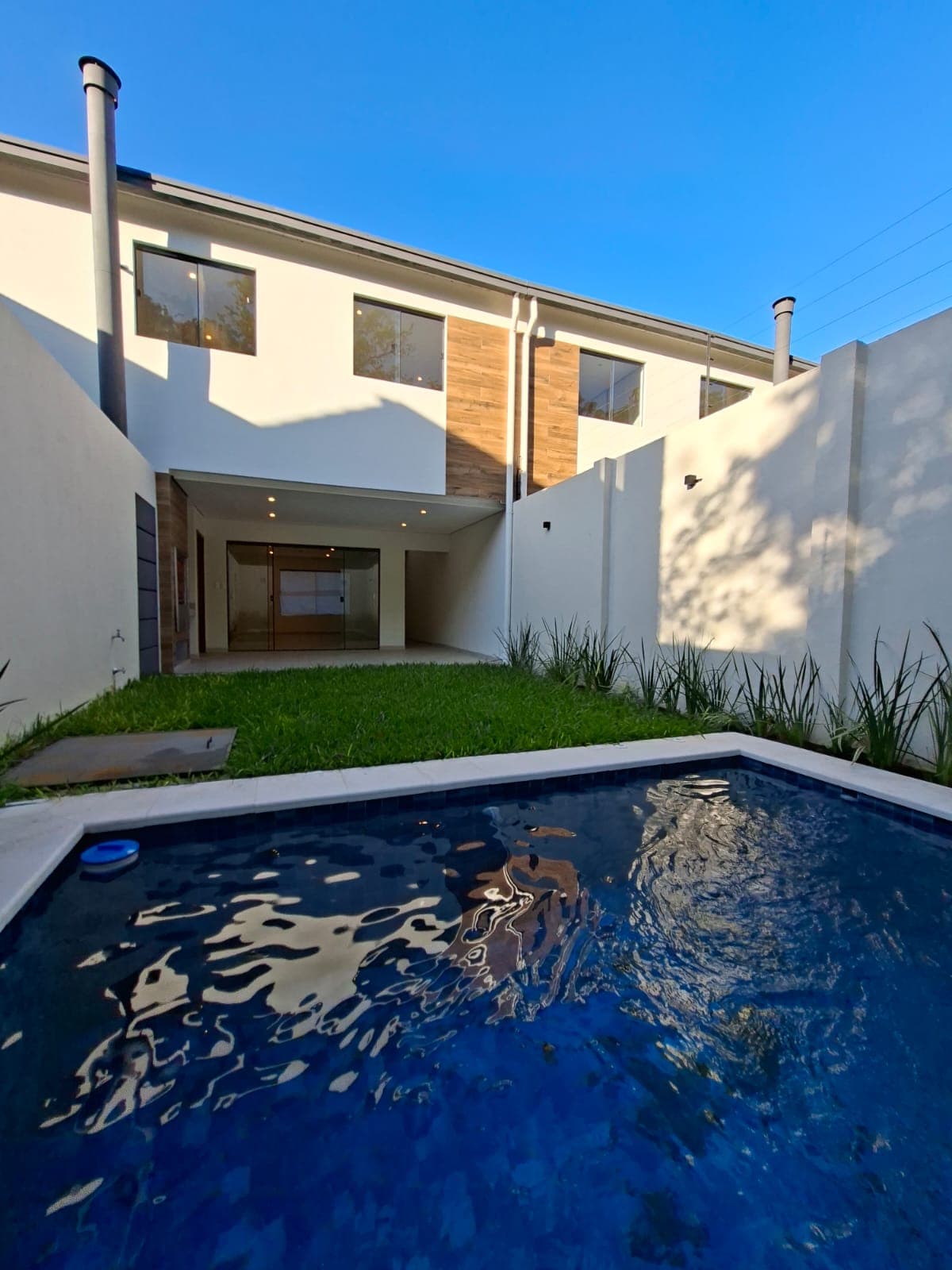 Dúplex En Venta A Estrenar, Zona Residencial, Barrio Villa Aurelia.