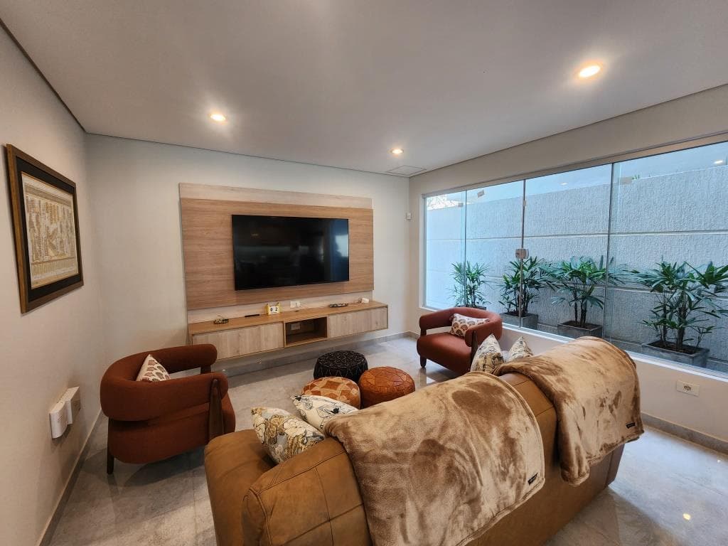 Alquilo Duplex Amoblado De 270 M2 En Loma Merlo, Luque - CLHO7841730