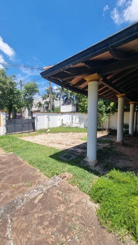 VENDO HERMOSA PROPIEDAD EN LOS LAURELES – 3