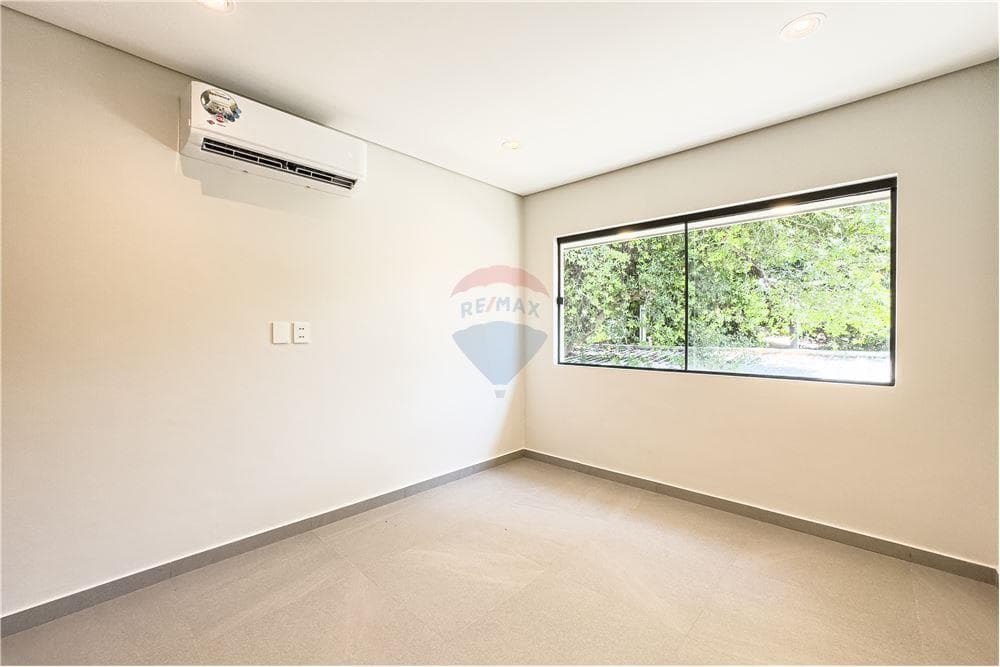 A ESTRENAR DUPLEX EN VILLA ADELA LUQUE