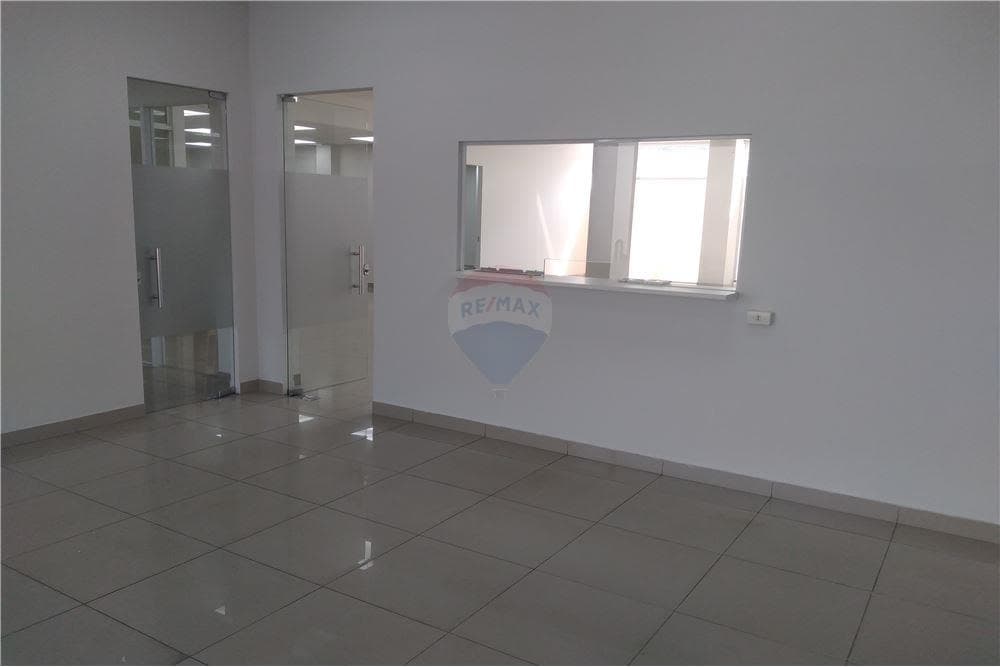 ALQUILO LOCAL COMERCIAL CON OFICINAS ZONA MUNICIPALIDAD ASUNCION – 2