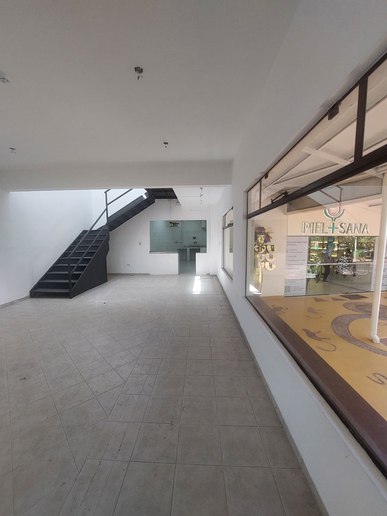 ALQUILO SALON COMERCIAL AVENIDA BOGGIANI – 3