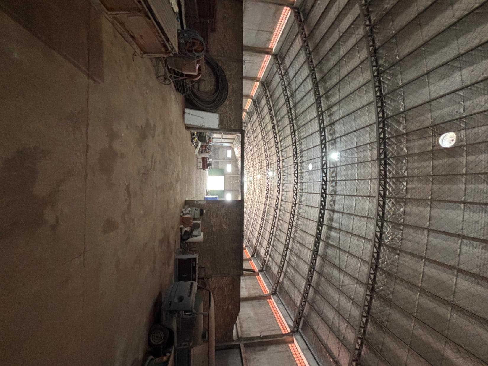 ALQUILO DEPOSITO EN CDE - 1.600M2 – 2