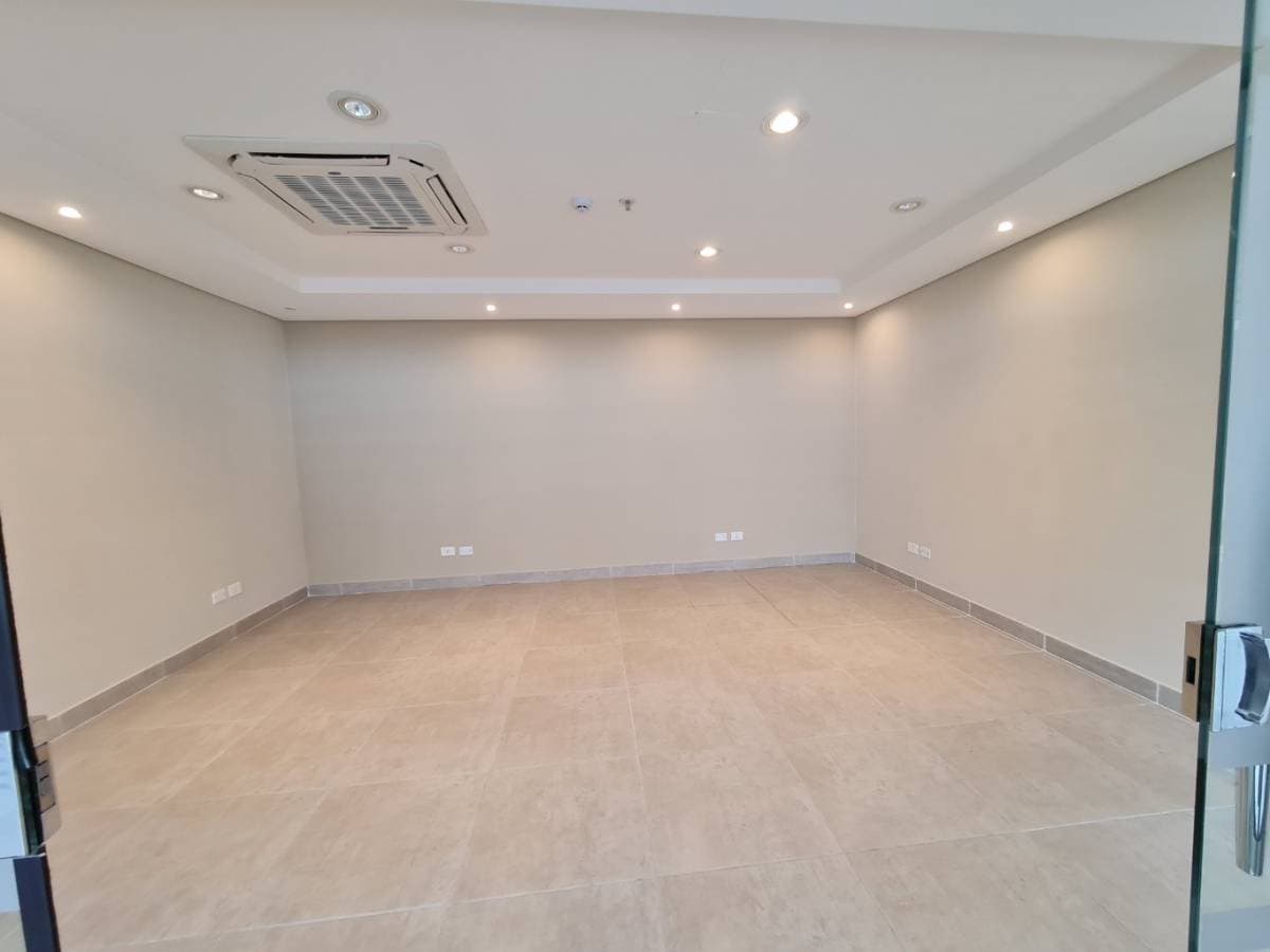 OFICINA EN 6TO PISO, EN PLENO CORAZON DE LAS MERCEDES – 2