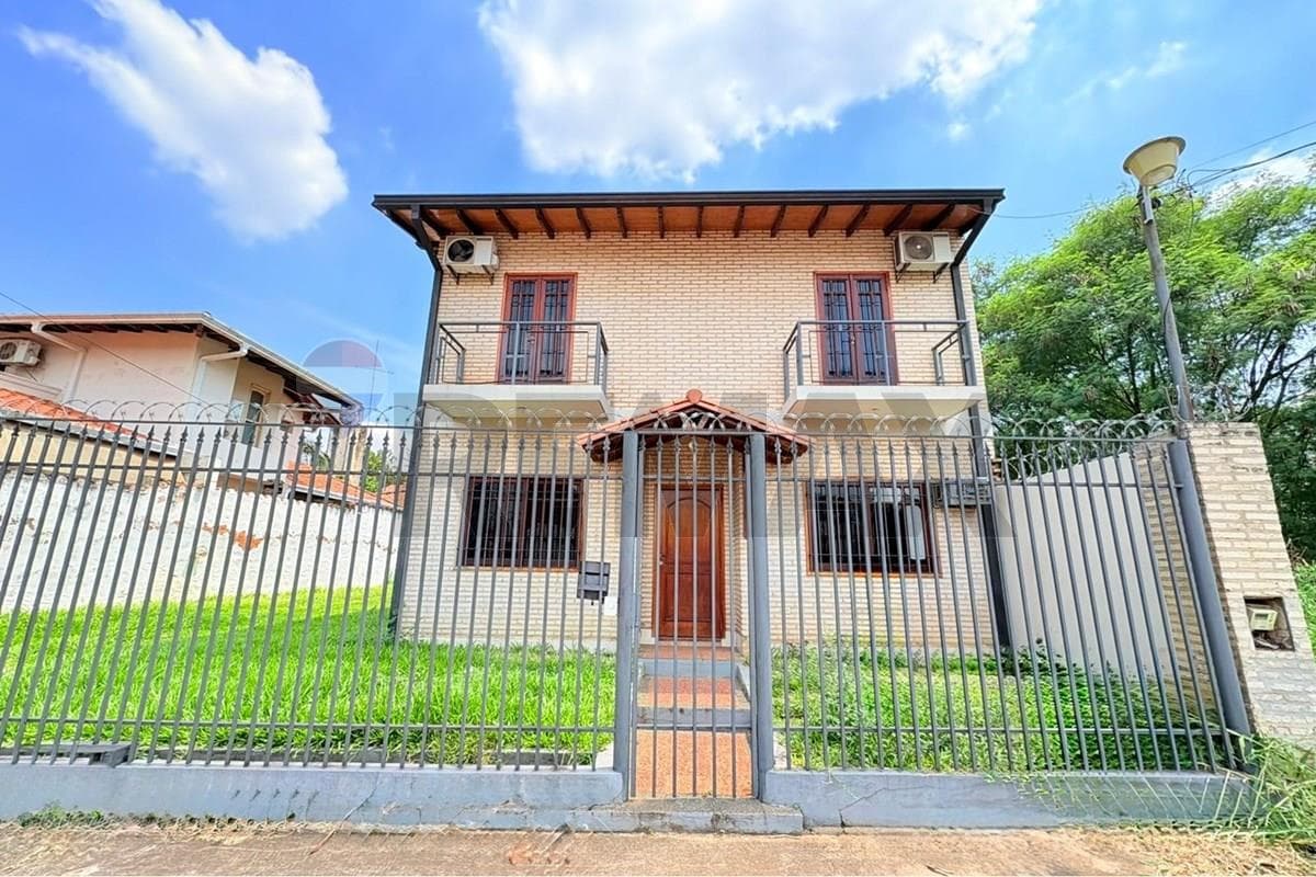 Casa en Venta - Fernando De La Mora, Central, Paraguay
