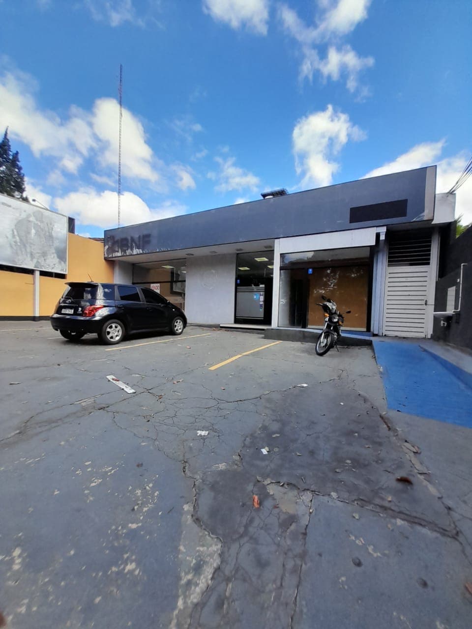 VENDO SALON COMERCIAL EN ASUNCION BARRIO VILLA MORRA. COD. 059 – 2