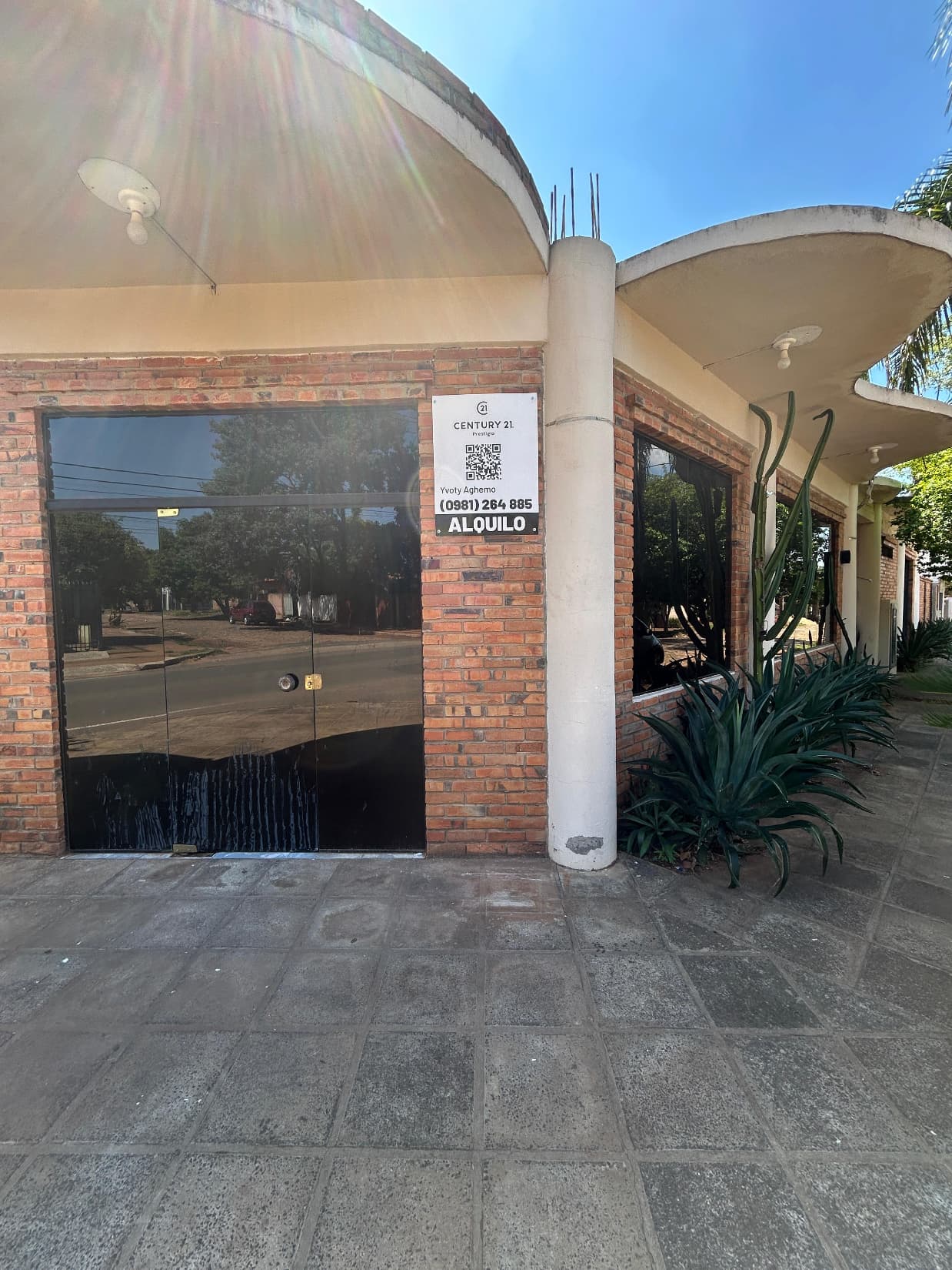 ALQUILO LOCAL COMERCIAL EN LUQUE 4TO BARRIO- ZONA PAULISTA GRILL – 2