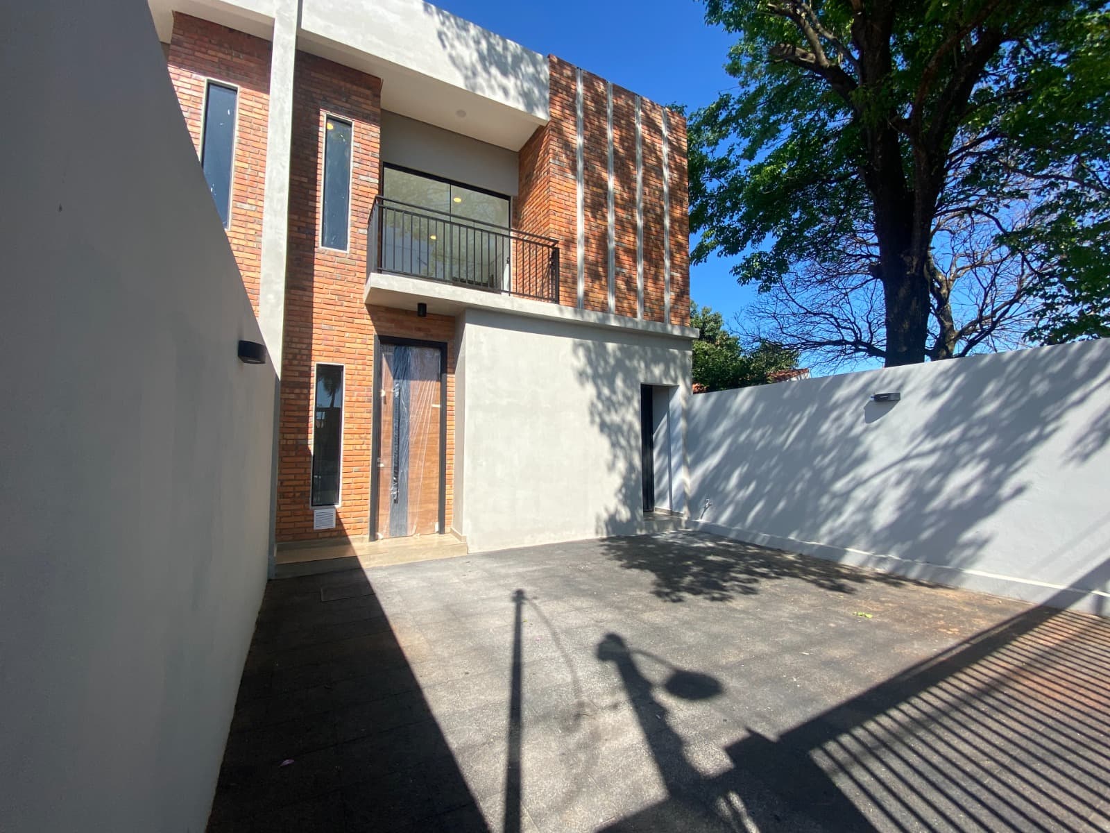 EN VENTA DUPLEX A ESTRENAR EN LUQUE BARRIO LAURELTY – 2