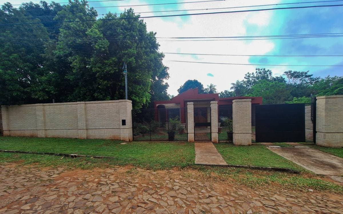 Vendo hermosa casa en la ciudad de Luque.