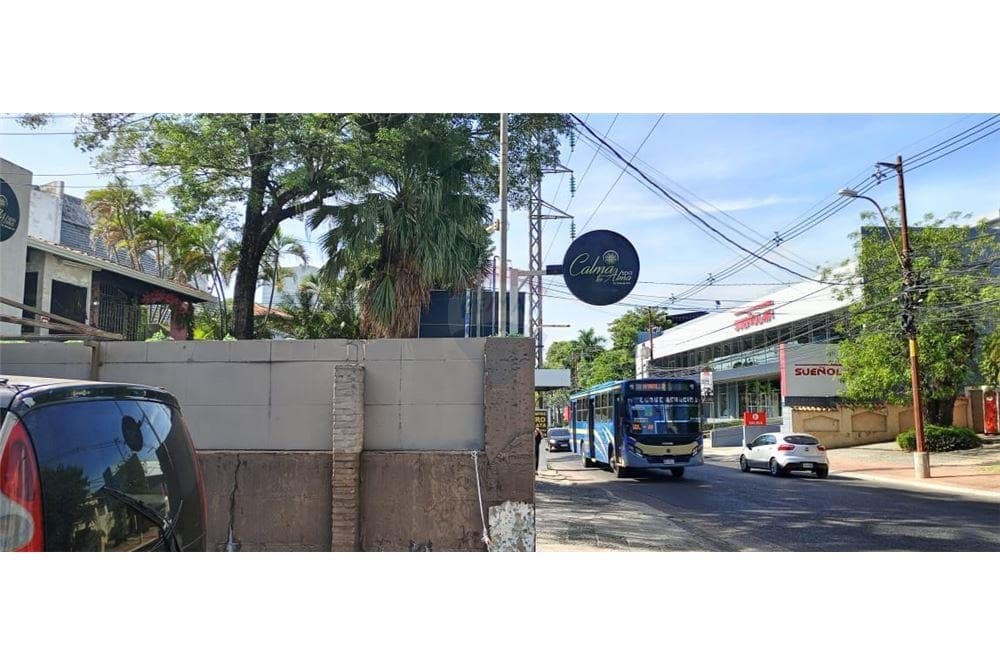 VENDO TERRENO SOBRE AVENIDA ESPAÑA CASI BRASILIA – 2