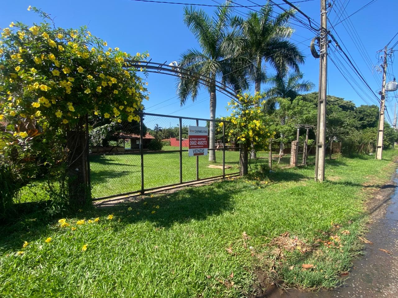 en venta amplio terreno en Ñemby