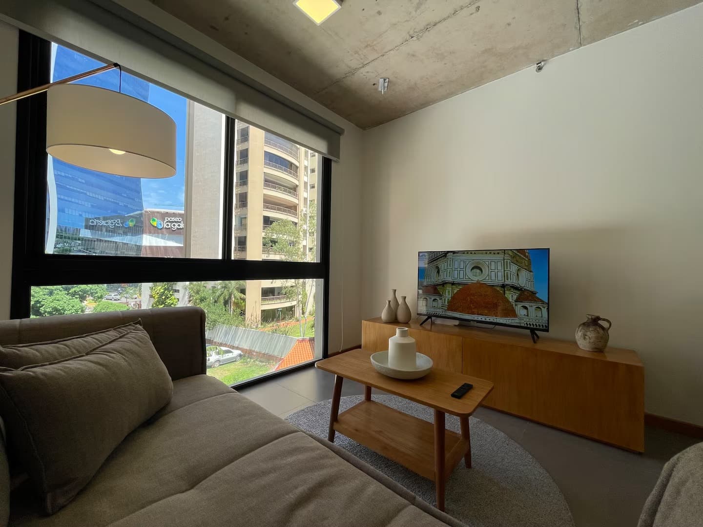 VENDO MODERNO DEPTO DE 1 DORMITORIO AMOBLADO A PASOS DEL PASEO LA GALERÍA – 3