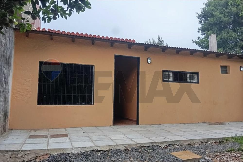 ALQUILO CASA CON AMPLIO TERRENO EN SAN LORENZO