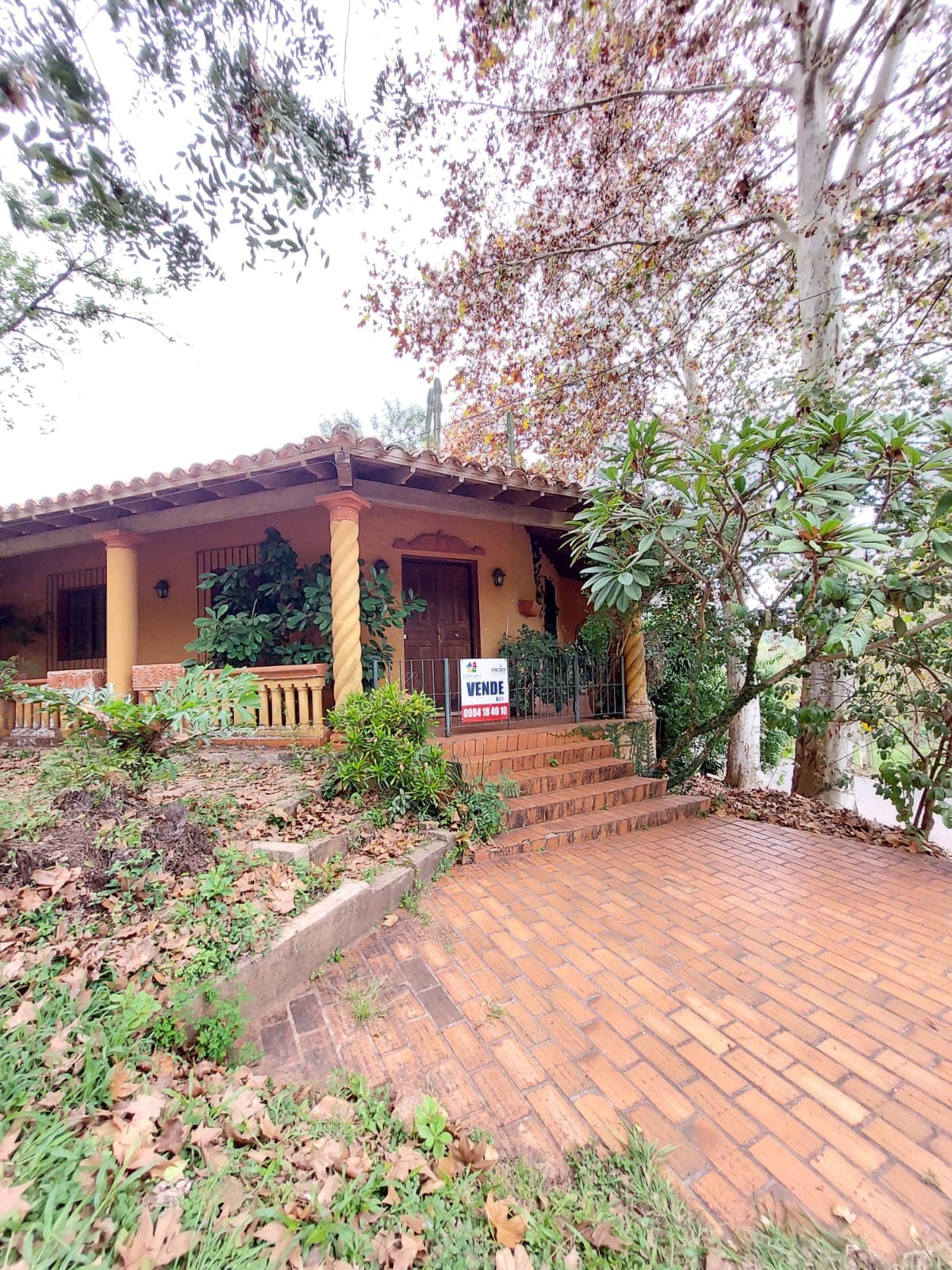 VENDO CASA DE ESTILO COLONIAL EN PIRIBEBUY