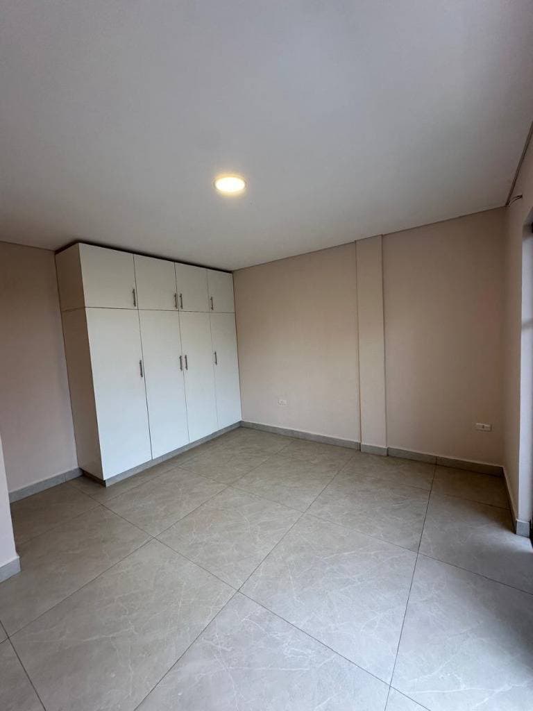 Hermoso Dúplex en Lambaré de tres habitaciones – 2