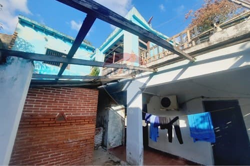VENDO TERRENO CON CASA A DEMOLER – 3
