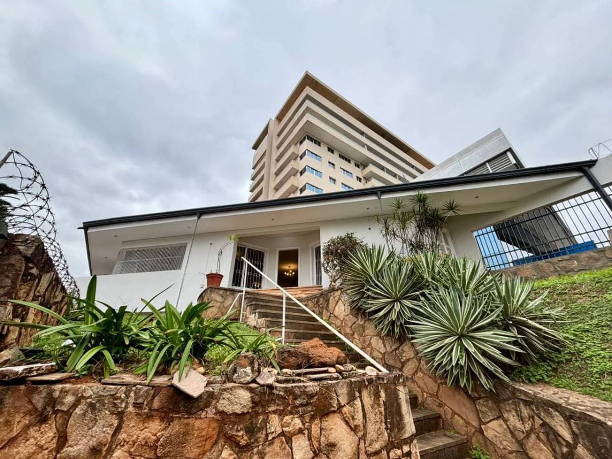 Alquilo Casa Para Uso Comercial Sobre Avenida Asuncion Mariscal Estigarribia