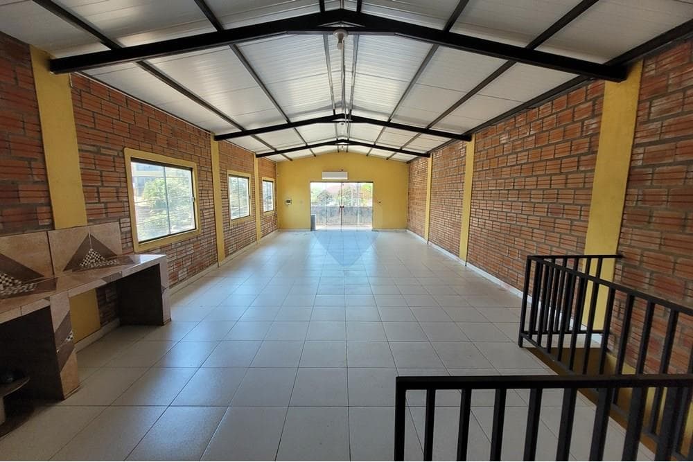 ALQUILO SALON COMERCIAL EN FERNANDO DE LA MORA – 3