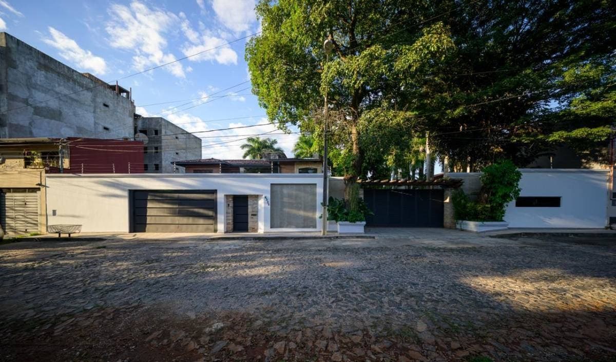 ALQUILO Residencia de Gran Porte: Espacios Amplios - Mcal. Estigarribia