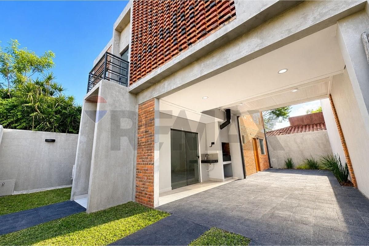 Dúplex en Venta | Cuarto Barrio, Luque – 2
