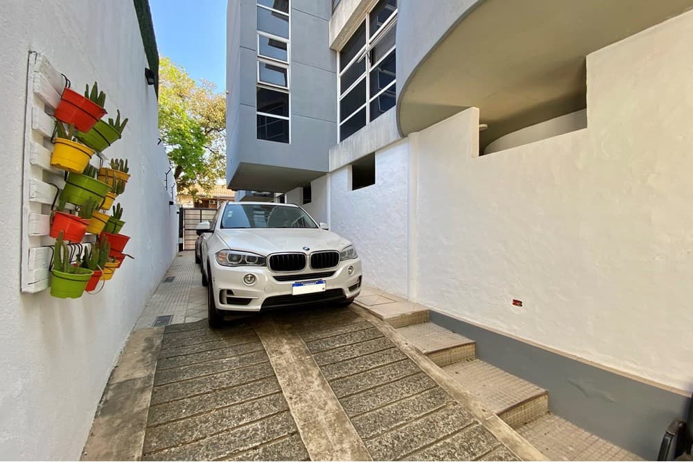 VENTA DE INMUEBLE CORPORATIVO Y RESIDENCIAL – 3